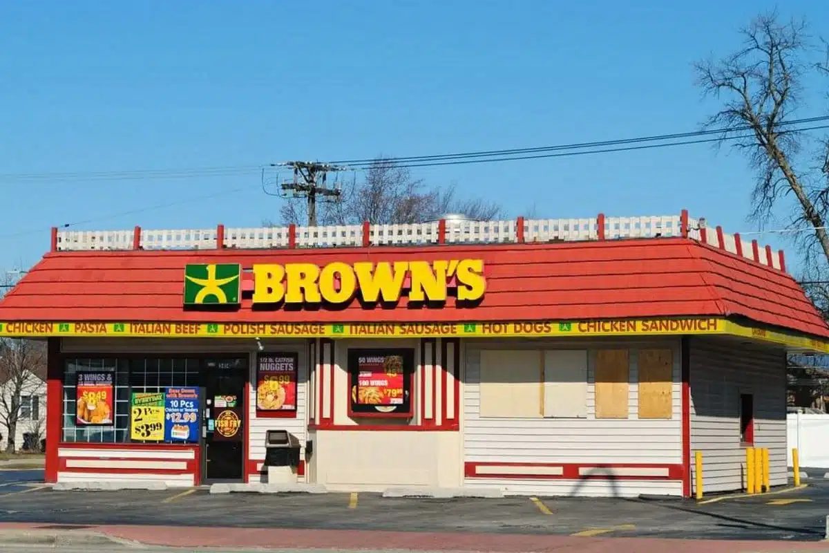 Brown's Chicken And Pasta Restaurant